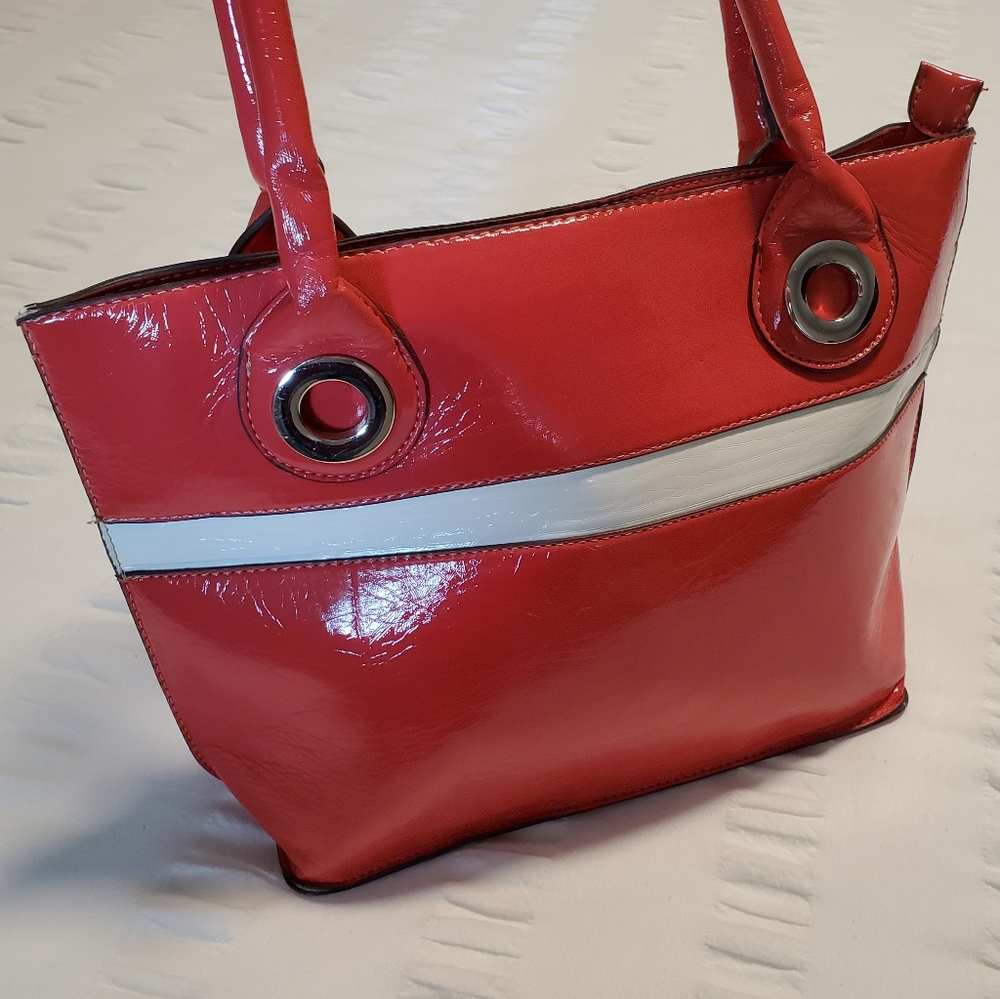 Vermilion shoulder handbag